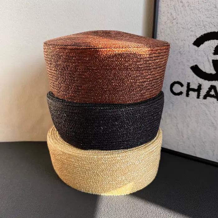 Béret en paille naturelle pour femmes