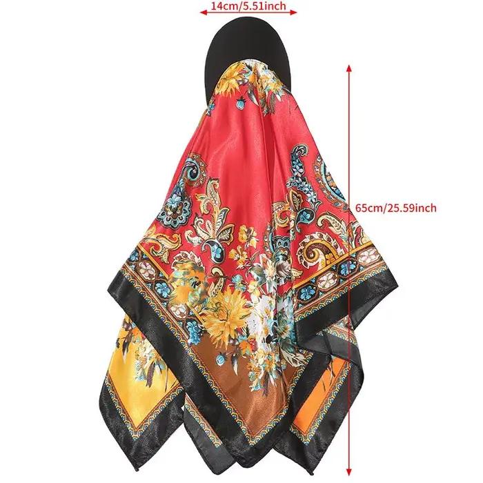 Chapeau foulard en soie satinée pour vacances
