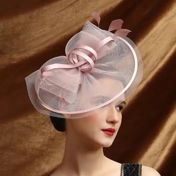 Chapeaux fascinateurs en maille de plumes