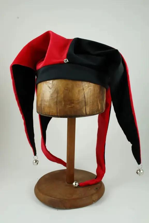 Nouveauté le moyen âge bouffon Cosplay chapeau médiéval Clown Cape cloches adulte Joker Halloween carnaval fête