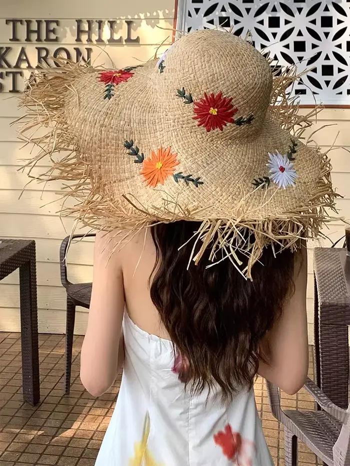 Chapeau de paille en raphia