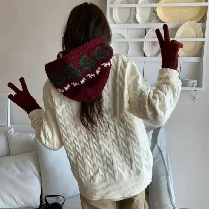 Cagoule élégante tricotée pour chapeau chaud d'hiver