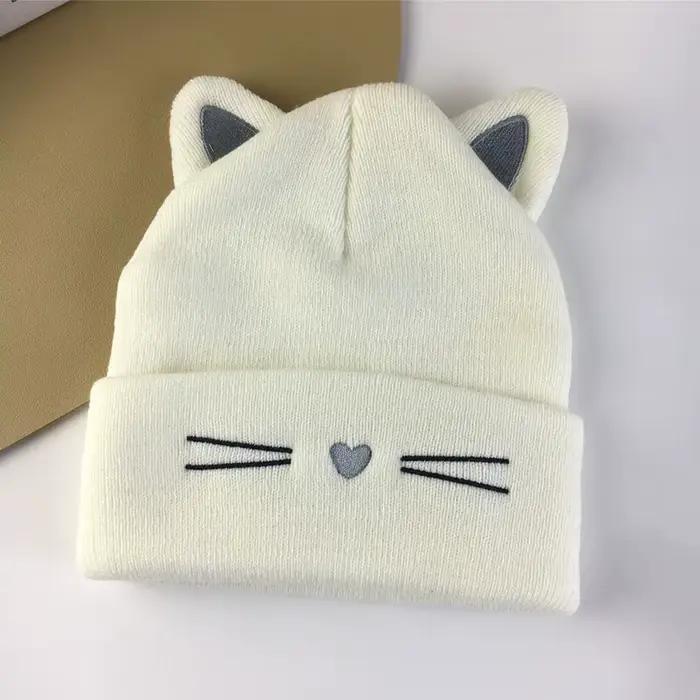 Chapeau tricoté avec oreilles de chat mignonnes brodées pour femmes