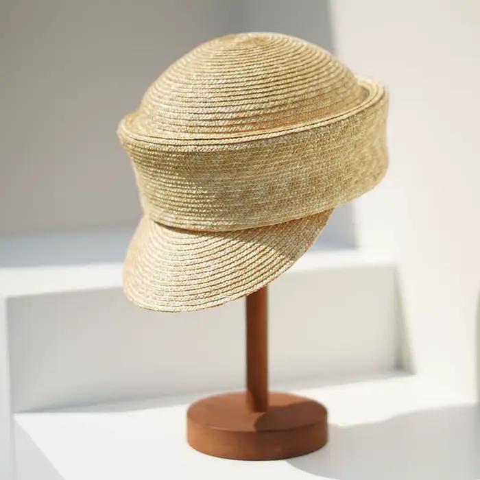 Chapeau de soleil d'été pour femme en paille de blé fine, visière courte, bandeau intérieur en coton, style sportif, protection solaire, adapté pour plage, parc, spectacles, courses de chevaux, mariages et autres occasions estivales
