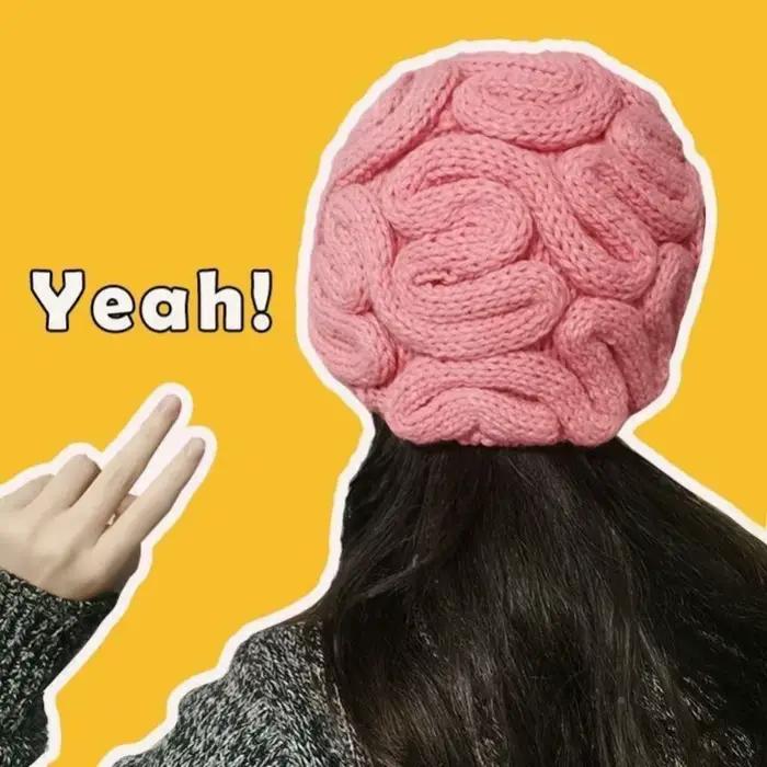 Bonnet en tricot créatif coupe-vent