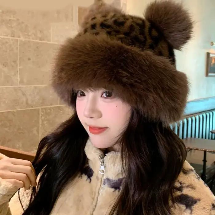 Chapeau de pêcheur chaud avec oreilles d'ours
