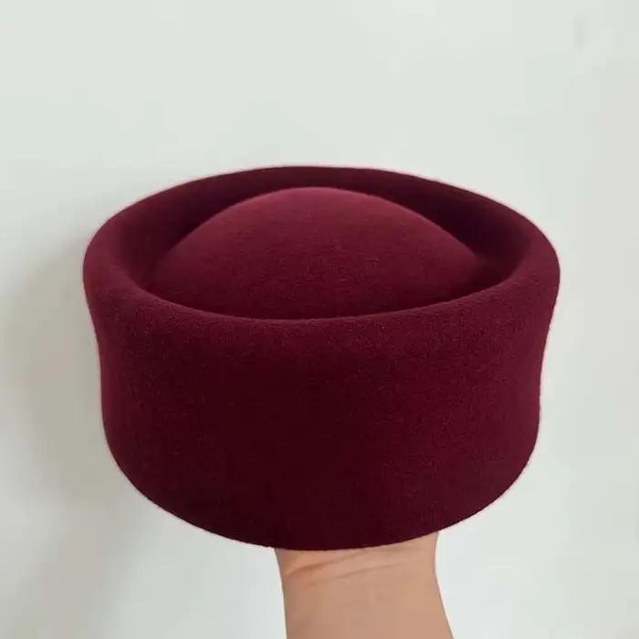 Chapeau de pilulier d'aspect Vintage pour hôtesse de l'air