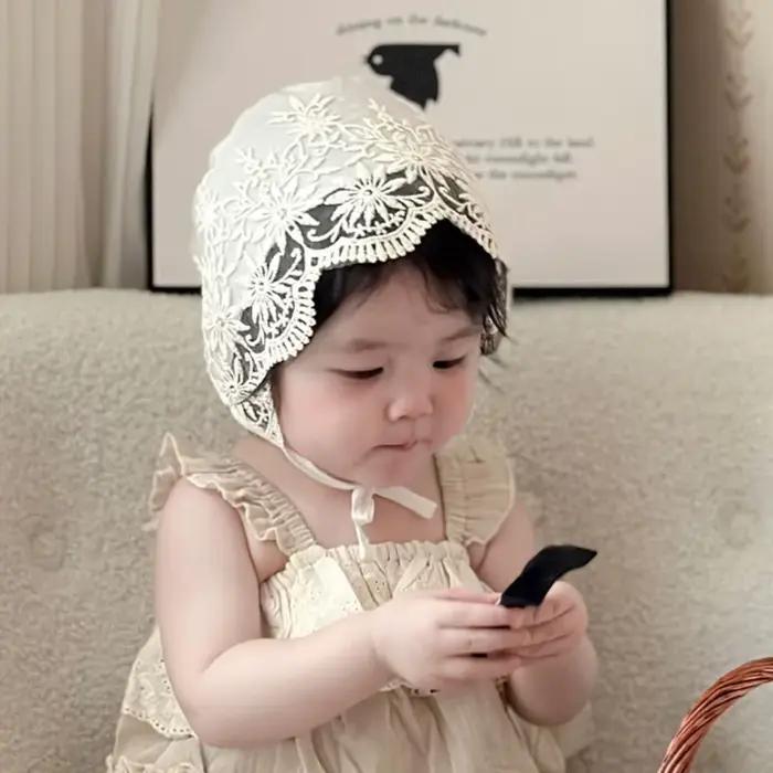 Chapeau de bébé en dentelle pour printemps et automne