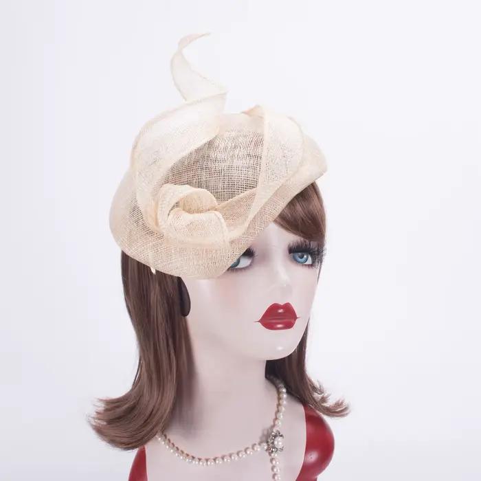 Chapeau en forme de larme pour femme