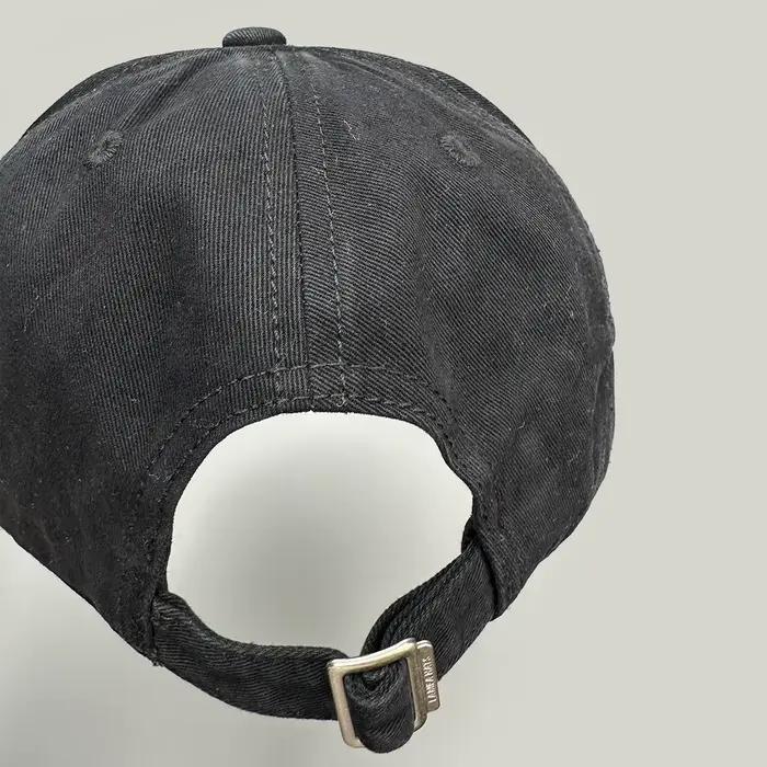 Casquettes de baseball brodées de lettres style déchiré avec rivets