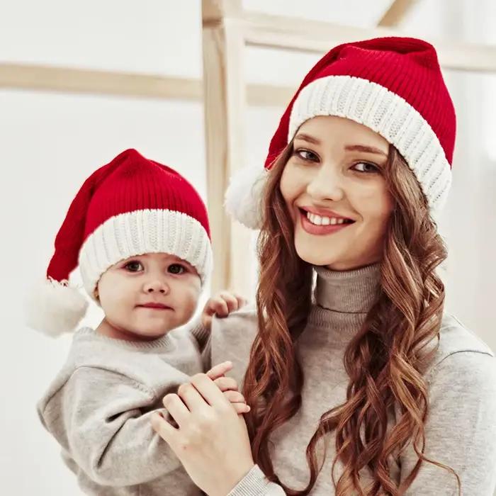 Chapeau de Noël mignon avec pompon pour bébé et adulte