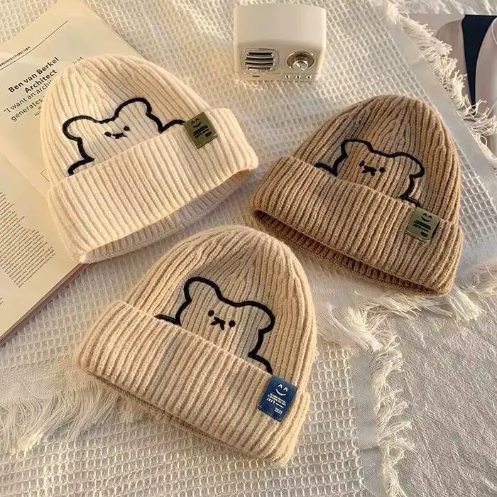 Chapeau en laine brodé ours Kawaii