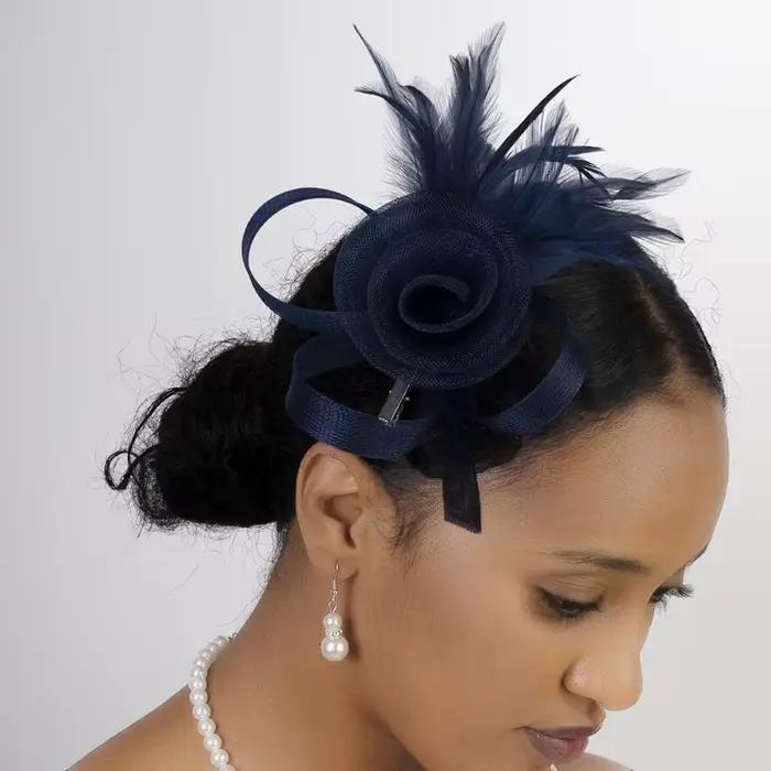 Chapeau bibi vintage à plumes pour femme