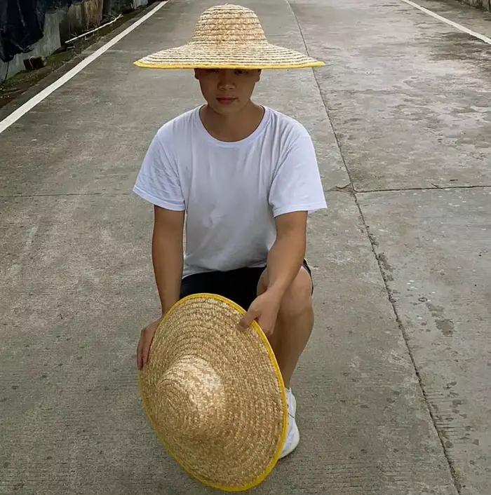 Grand chapeau de paille pour fermiers