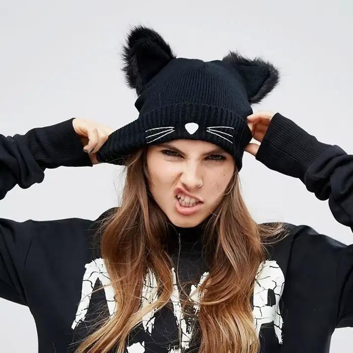 Chapeau d'hiver chaud pour femmes laine tricoté oreilles de chat Faux vison chapeaux Skullies fourrure pompon