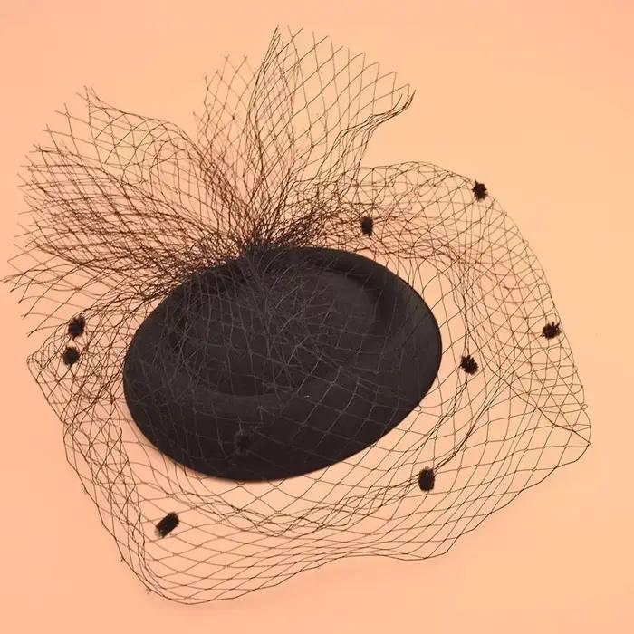 Petit chapeau haut-de-forme en voile noir