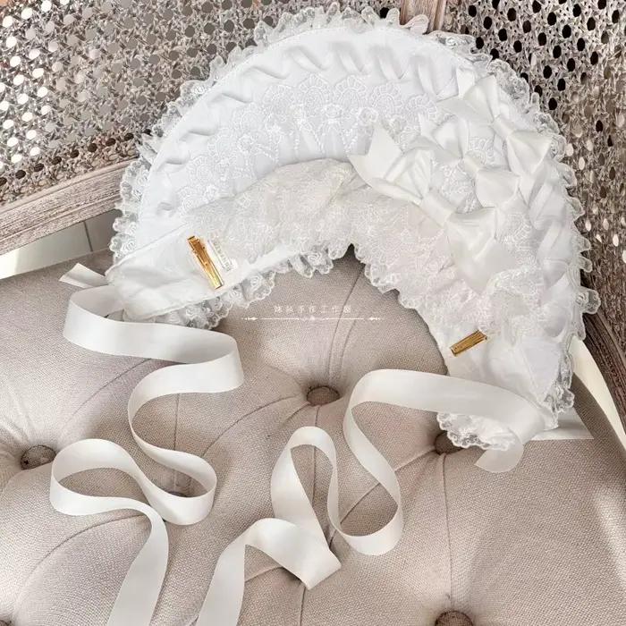 Bonnet Lolita blanc pur fait à la main