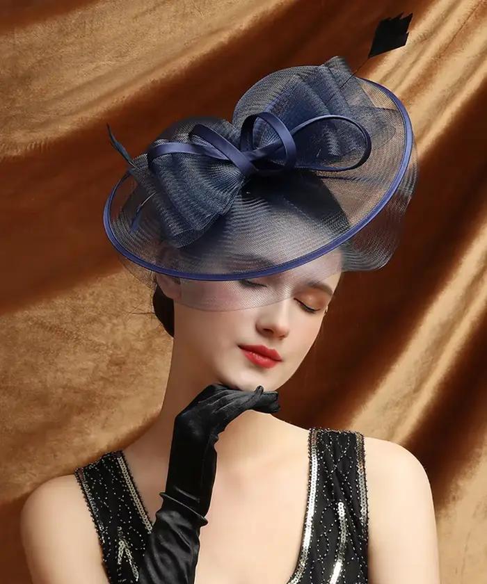 Chapeaux fascinateurs en maille de plumes