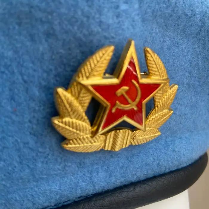 Béret bleu aéroporté VDV soviétique russe avec cockade étoile rouge