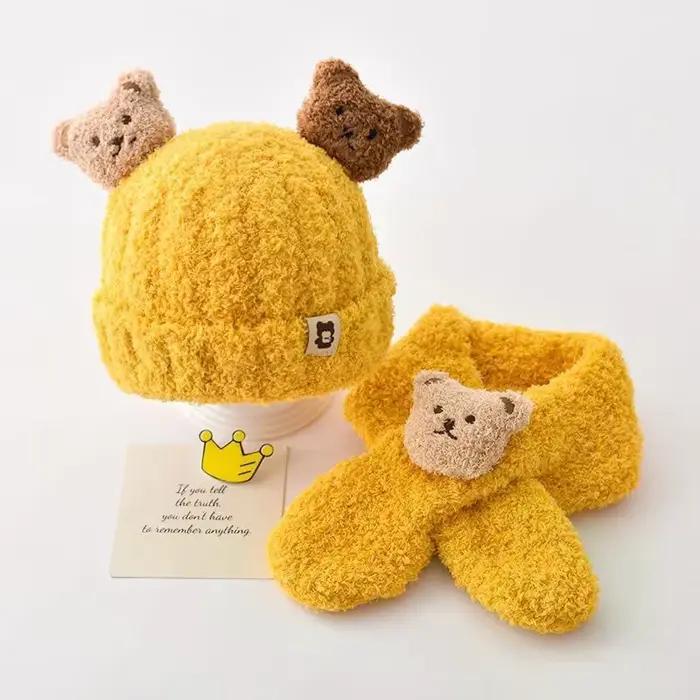 Chapeau et écharpe pour bébé