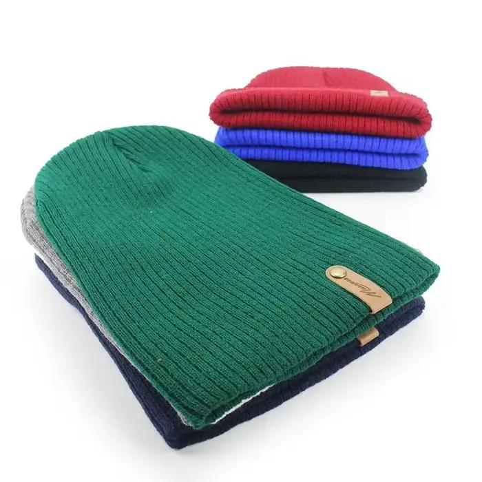 Bonnet en acrylique doux et chaud pour hommes et femmes, style décontracté, unisexe, casquette d'hiver et d'automne, protection des oreilles, look sportif, idéal pour l'hiver et l'automne