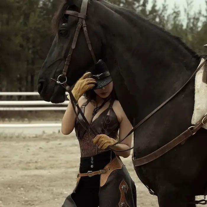 Chapeau de cowboy occidental avec boucle tête de taureau