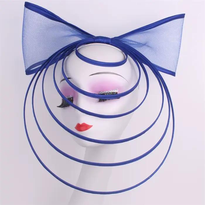 Fascinateur de chapeau d'église de mariage