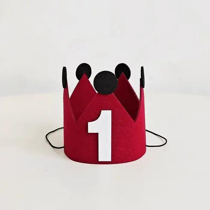 Chapeau joyeux anniversaire pour bébé