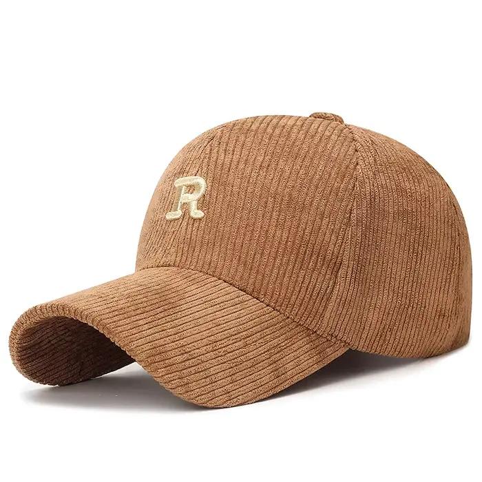 Casquette de baseball en velours côtelé avec lettre « R » brodée en 3D