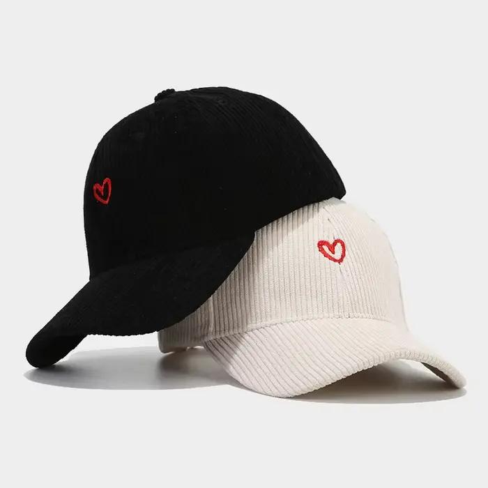 Casquette de baseball en velours cotelé unisexe avec broderie de coeur pour femmes et hommes toutes saisons occasions décontractées