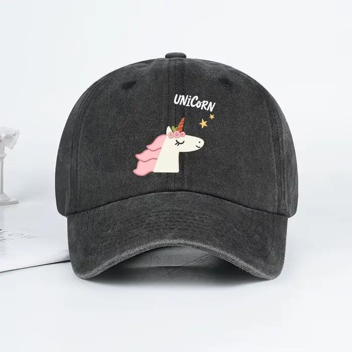 Une jolie casquette de baseball à thème licorne avec un imprimé de dessin animé – un chapeau de soleil confortable et