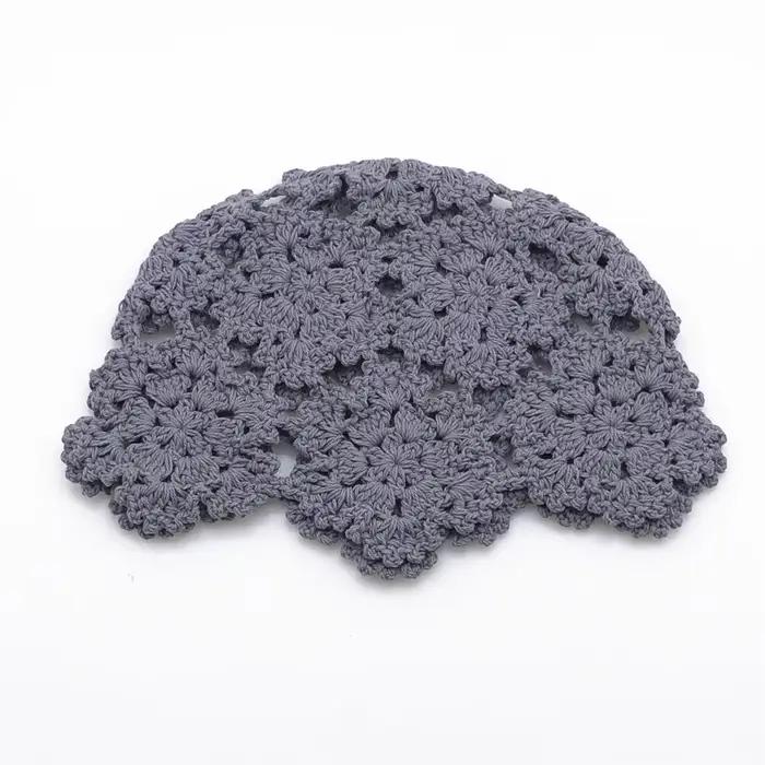 Chapeau tricoté fin et creux tissé à la main