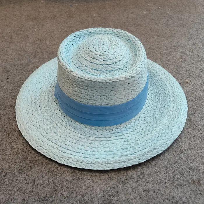 Chapeau de plage tissé à la main