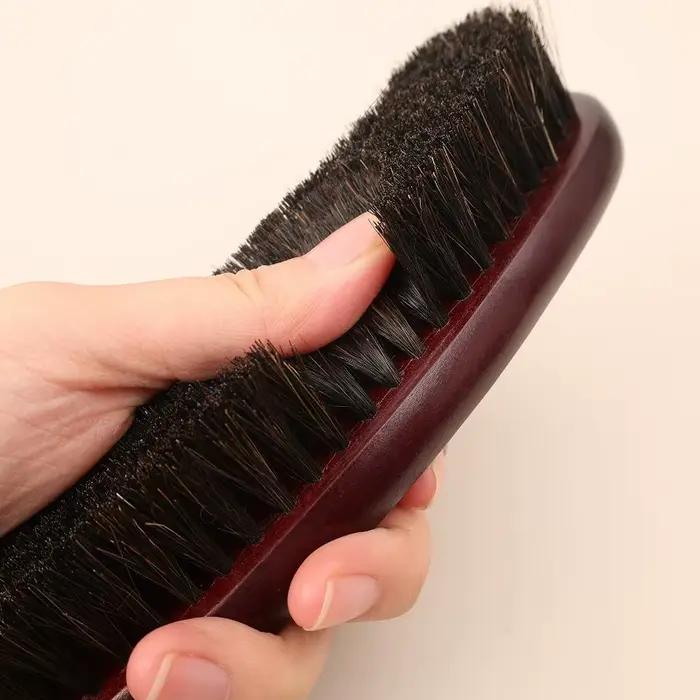 Brosse en feutre avec manche en bois