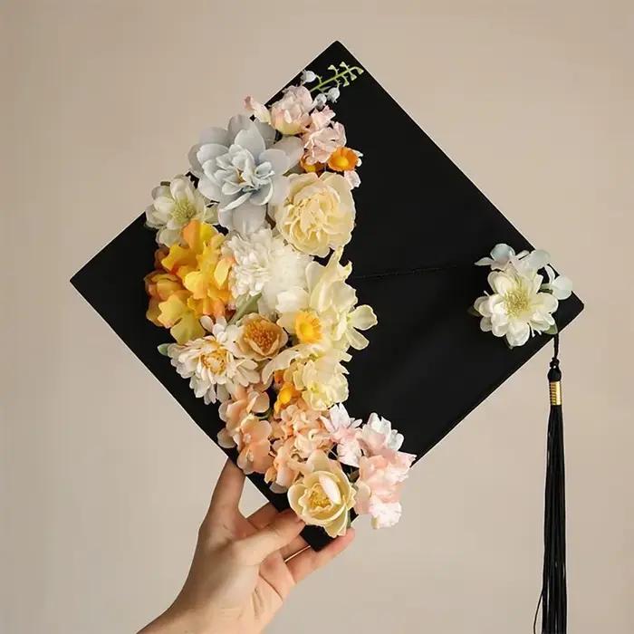 Casquette de remise de diplôme durable avec fleurs de médecin