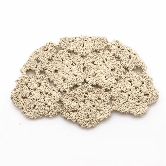 Chapeau tricoté fin et creux tissé à la main