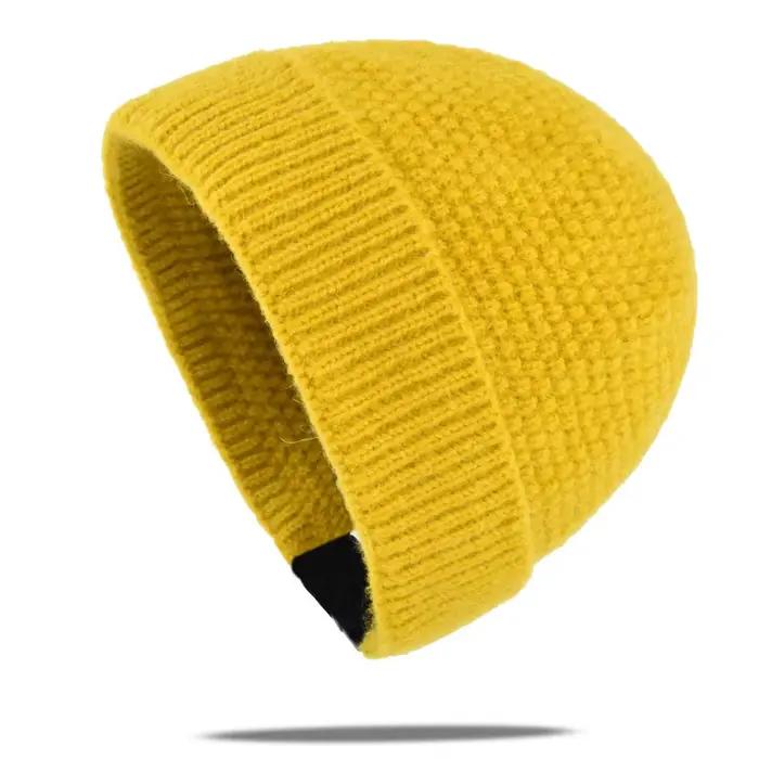 Bonnet tricoté doux pour l'hiver