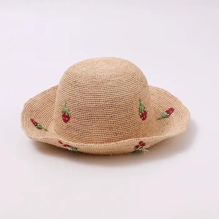 Chapeaux en paille de raphia pour femme