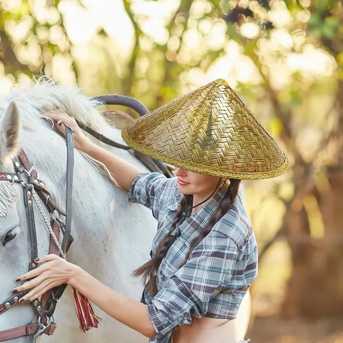 Chapeau de paille chinois fait main en rotin