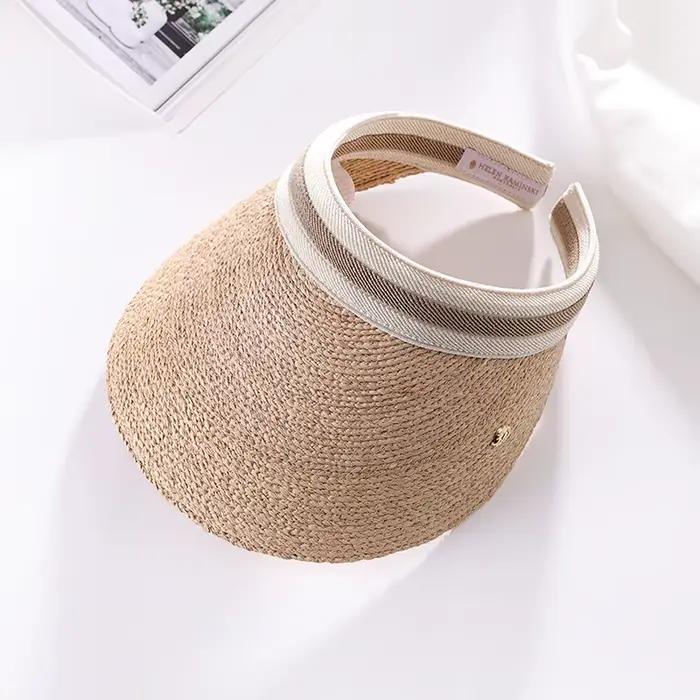 Chapeau à visière en paille de raphia pour femmes