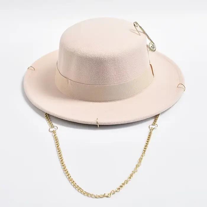 Chapeau Fedora pour femmes et hommes, nouvelle mode, décor de chaîne en métal, chapeau de Jazz, casq
