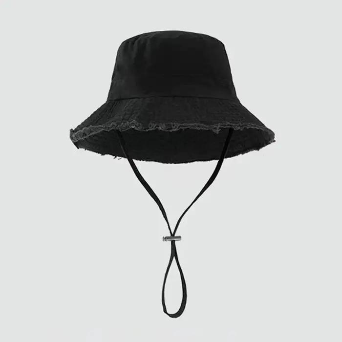 Chapeau seau pour femme avec cordon de serrage, design avec sangle réglable sous le menton, finition