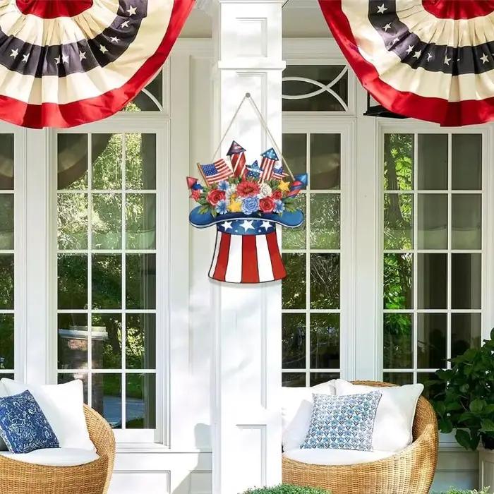 Tenture murale chapeau en bois pour affichage vacances, montrant Design avec symbole 37JD