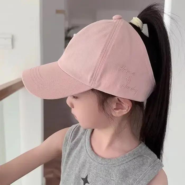 Casquette de baseball brodée en forme de cœur pour filles, respirante, mignonne, avec ouverture pour