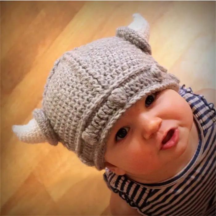 Bonnet en corne de taureau gris tricoté à la main au Crochet Viking infantile chapeau d'hiver garçon
