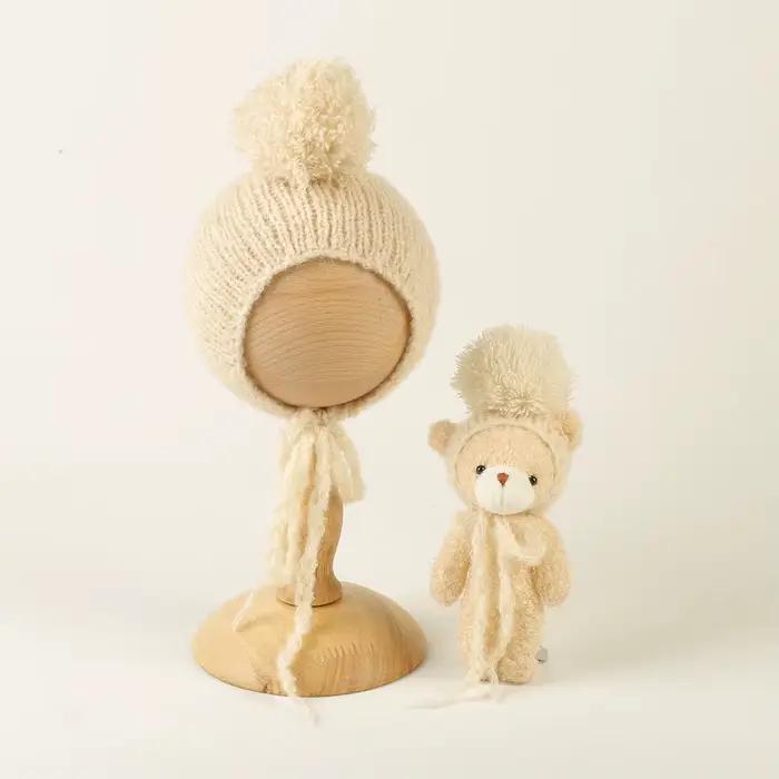 Ensemble chapeau et jouet ours pour bébé