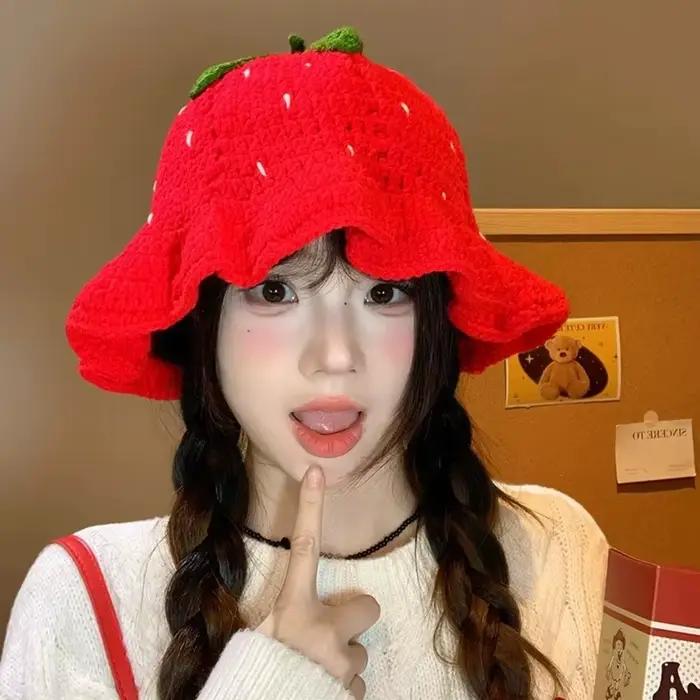 Chapeau de pêcheur fait main mignon avec motif fraise