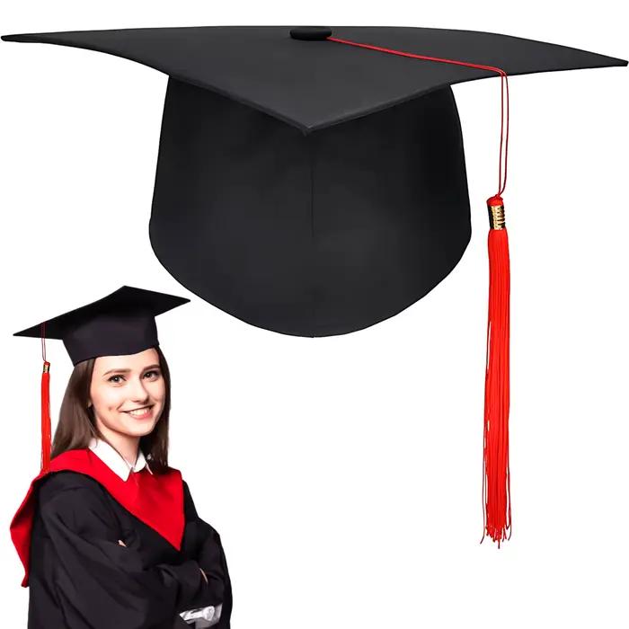 Casquette à pompons pour fête de remise de diplôme scolaire