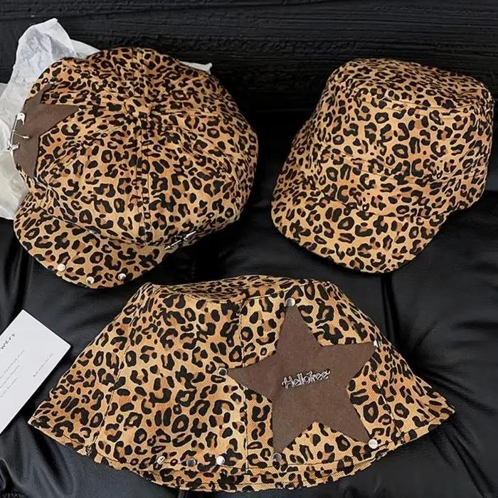 Béret imprimé léopard moderne pour femmes
