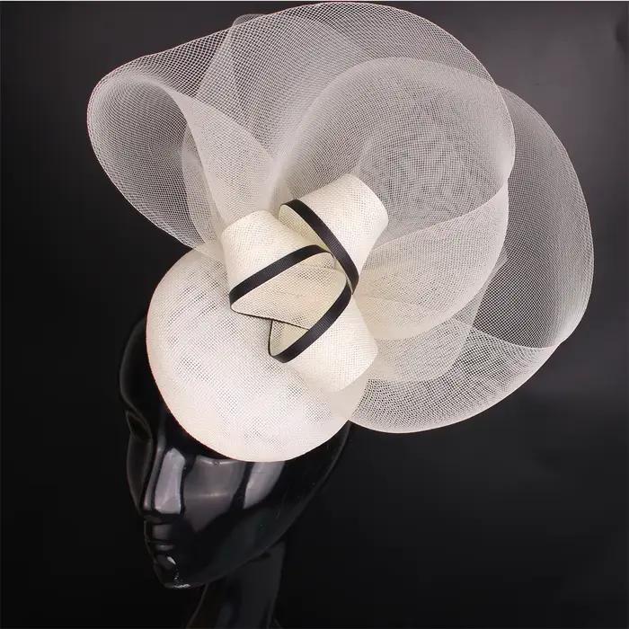 Chapeaux de mode rose chaud pour dames